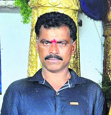 స్వగ్రామానికి వలసజీవి మృతదేహం