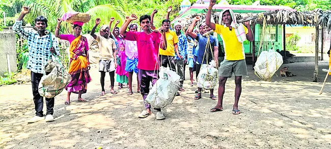 రేషన్ కావాలంటే 4 కిలోమీటర్లు నడవాలి