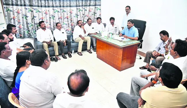 ఉప ఎన్నికల్లో పార్టీ విజయానికి కృషి చేయాలి 