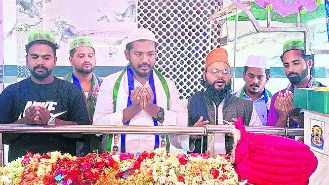 ఎంపీ విడుదల కావాలంటూ ప్రార్థనలు