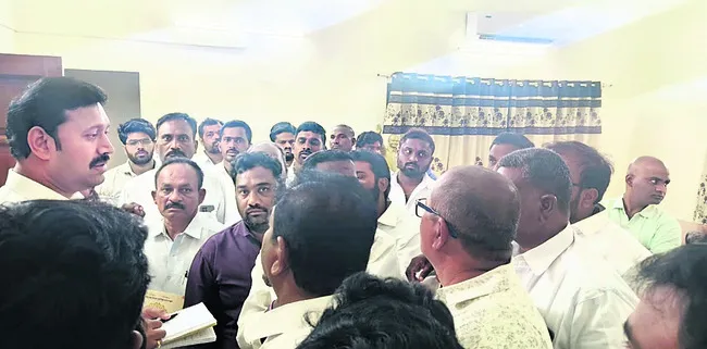 ‘జెడ్పీటీసీ’ విజయానికి సమష్టిగా కృషి చేద్దాం 