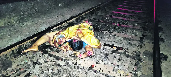 రైలు ఢీకొని మహిళ మృతి