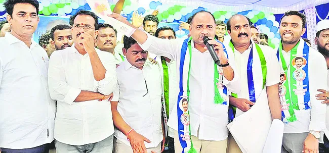 అబద్ధపు హామీలతో బాబు వంచన