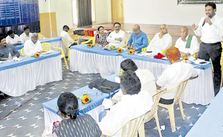roundtable meeting was held on land grabbing in the name of development