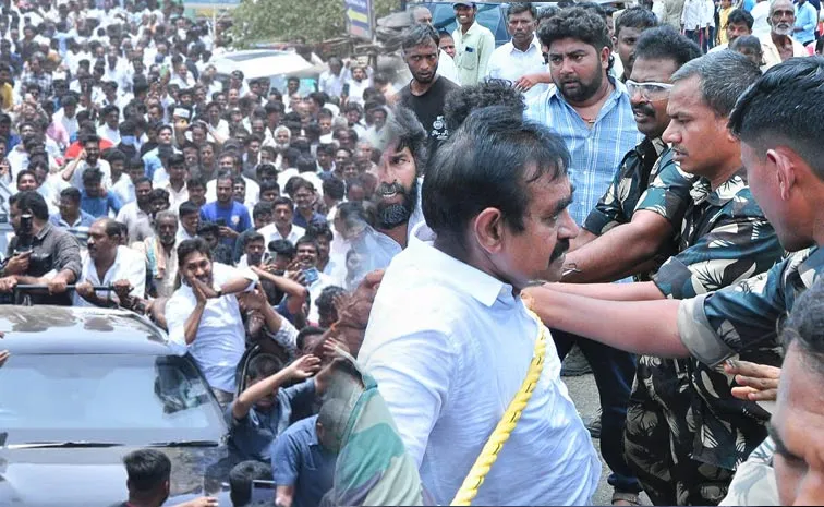 KSR Comment on Jagan Nellore Tour Success