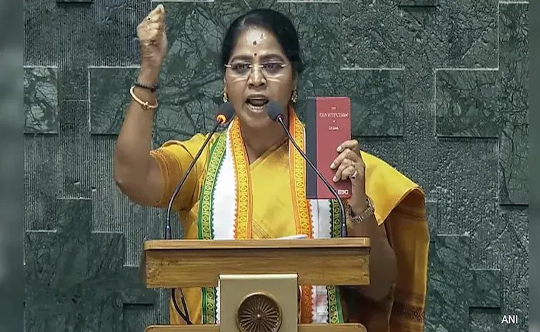 Congress MP Sudha Ramakrishnan Chain Snatched In Delhi2