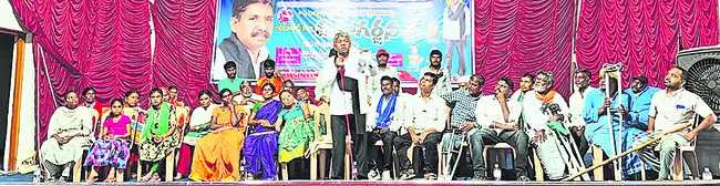 ● ఎమ్మార్పీఎస్‌ వ్యవస్థాపక అధ్యక్షుడు మంద కృష్ణ మాదిగ
