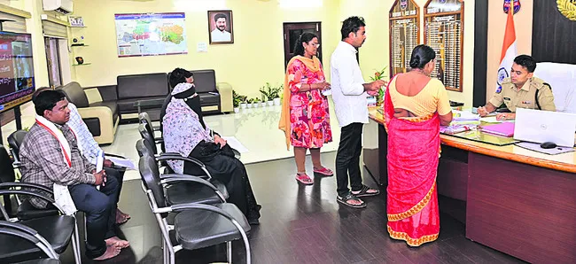 సమస్యల పరిష్కారానికి  కృషి చేయాలి
