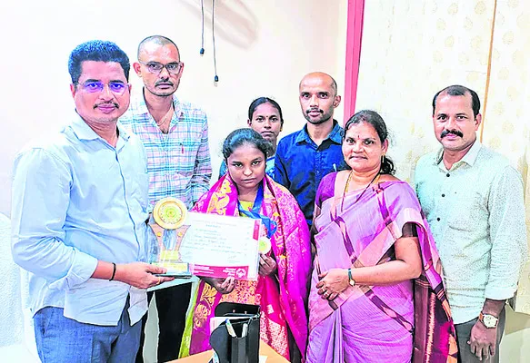 స్పెషల్ ఒలింపిక్స్ విజేతకు అభినందన