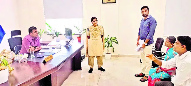 ప్రజల విశ్వాసం పొందేలా పనిచేయాలి
