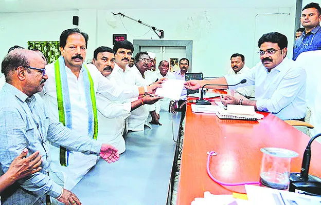 రైతన్నను నట్టేట ముంచిన కూటమి ప్రభుత్వం