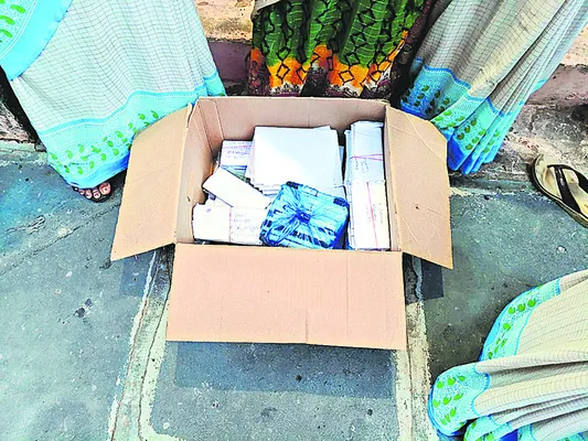 అంగన్వాడీలకు ‘యాప్’సోపాలు