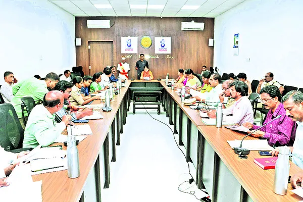 లక్ష్యసాధనకు కృషి చేయాలి