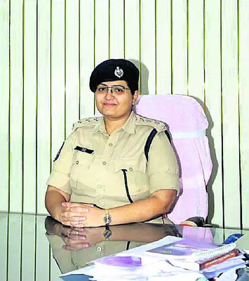 ప్రజలు అప్రమత్తంగా ఉండాలి