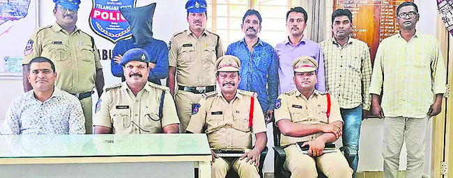 అంతర్రాష్ట్ర దొంగ అరెస్ట్
