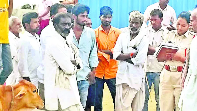 రెండు ఎడ్లు, ఆవు అపహరణ