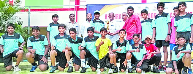 ముగిసిన రాష్ట్రస్థాయి ఫ్లోర్‌ బాల్‌ పోటీలు 