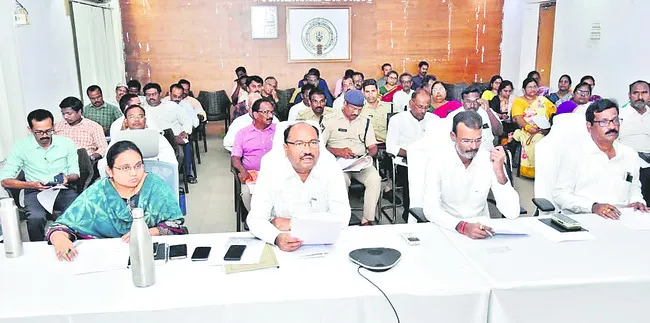 స్వాతంత్య్ర దినోత్సవాన్ని పండుగలా జరపాలి
