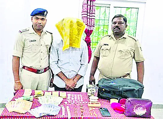 చోరీ కేసులో నిందితుని అరెస్టు