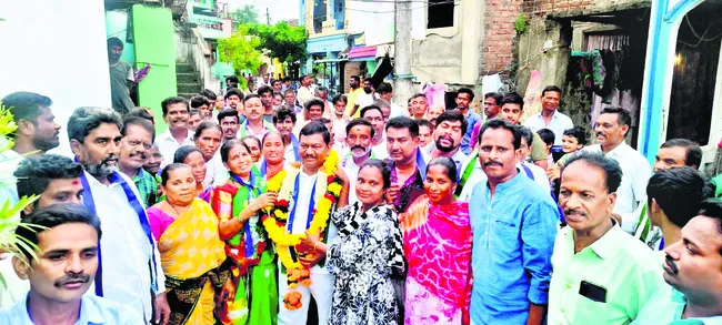 మీరిచ్చిన హామీలు గుర్తు చేయడం తప్పా..?
