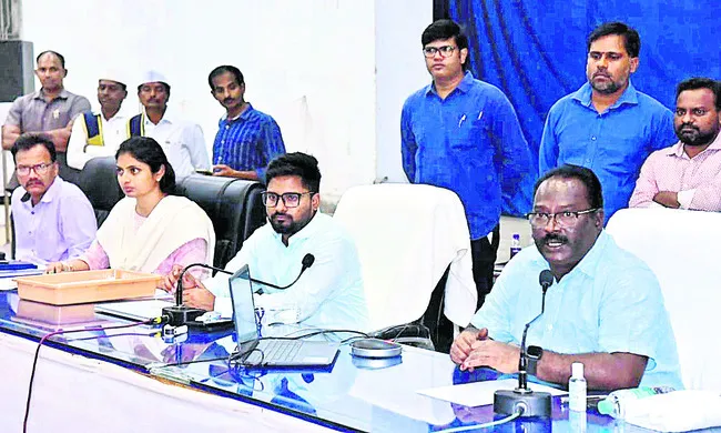 తోటపల్లి చివరి ఆయకట్టుకు నీరందించాలి