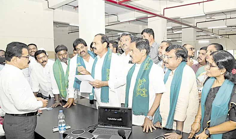రైతు పక్షాన రణగర్జన 