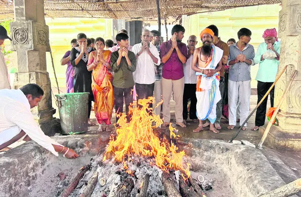వైభవంగా అంజన్న పవిత్రోత్సవాలు 
