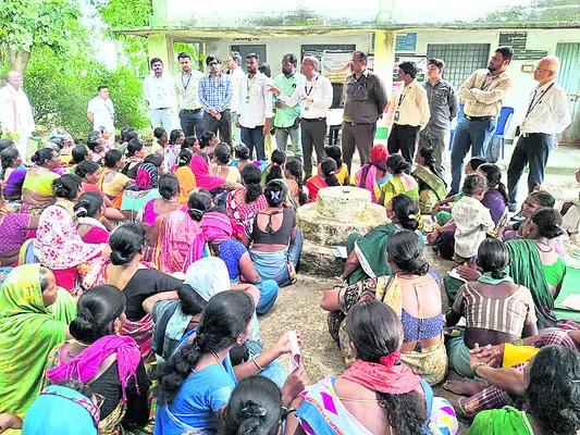 బ్యాంకు సేవలు సద్వినియోగం చేసుకోవాలి