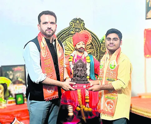 గిత్తే కార్తీక్‌కు ఆర్థికసాయం