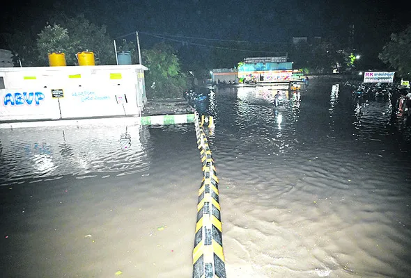 జిల్లా అంతటా మంగళవారం ఉష్ణోగ్రతలు స్వల్పంగా పెరిగాయి. గ