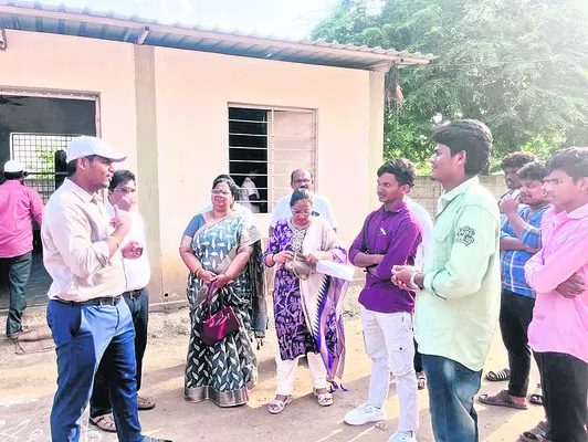 ఉద్యోగుల అశ్రద్ధతోనే లోపాలు