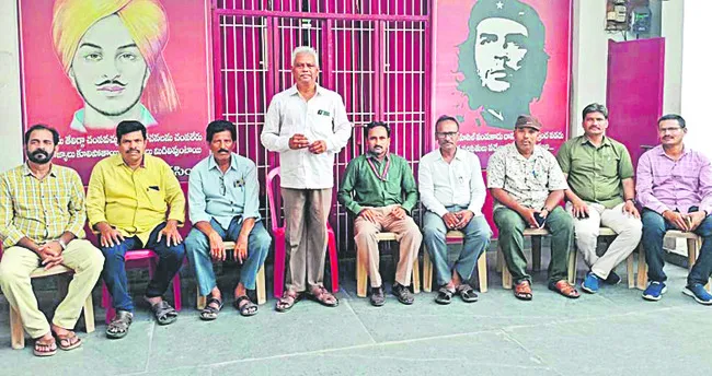 టీచర్లకు ఇచ్చిన ఒక్క హామీనీ నెరవేర్చని ప్రభుత్వం 