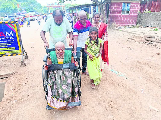 అంజన్న సన్నిధిలో శ్రావణ సందడి