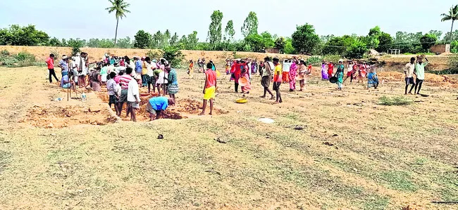 అక్రమ