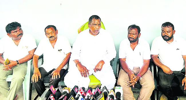 డ్రామాలకు తెరతీస్తున్న బీఆర్ఎస్