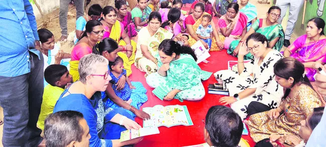 గట్టులో యూనిసెఫ్‌ బృందం పర్యటన 