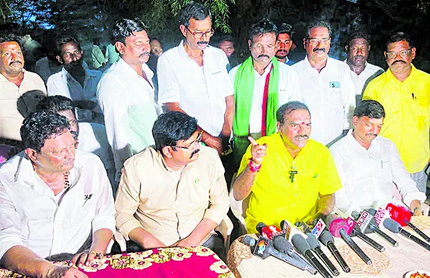 ప్రమాదంలో శ్రీశైలం జలాశయం 
