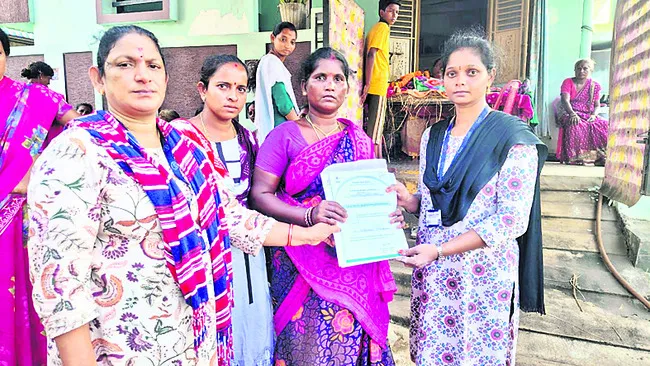 మరణించి.. ఇద్దరికి కంటి వెలుగై..