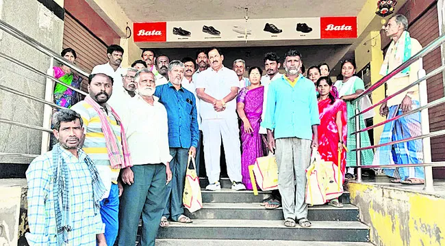 పథకాలు కార్మికుల దరి చేరాలి 