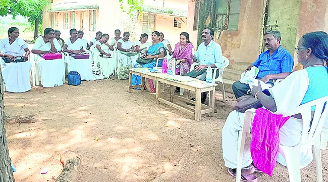 తల్లిపాల ప్రాముఖ్యత వివరించాలి