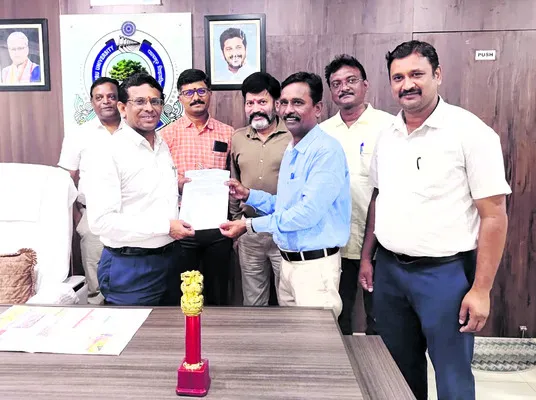 పీయూలో అధికారుల నియామకం