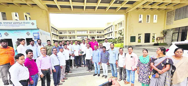 పాత పెన్షన్‌ విధానాన్ని అమలు చేయాలి 