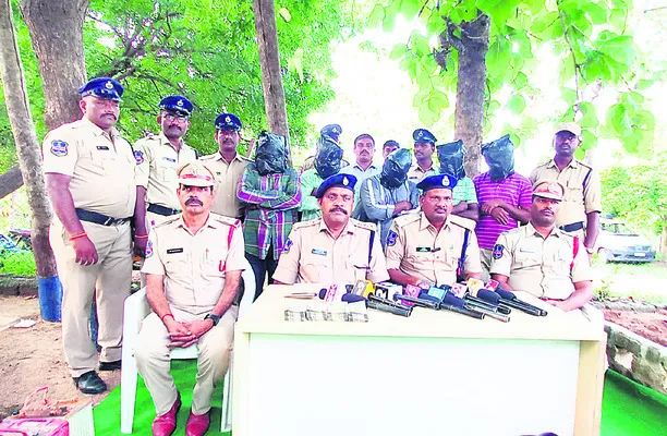 విద్యుత్‌ మోటార్ల చోరీ నిందితుల రిమాండ్‌