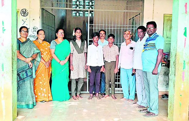జిల్లా స్థాయి బాల్బ్యాడ్మింటన్ పోటీలకు ఎంపిక
