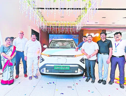 మార్కెట్లోకి కియా కారెన్స్ క్లావిస్ ఎలక్ట్రికల్ కార