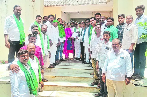 చేర్యాలను రెవెన్యూ డివిజన్గా ప్రకటించాలి