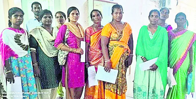 తల్లికి వందనం తిప్పలు