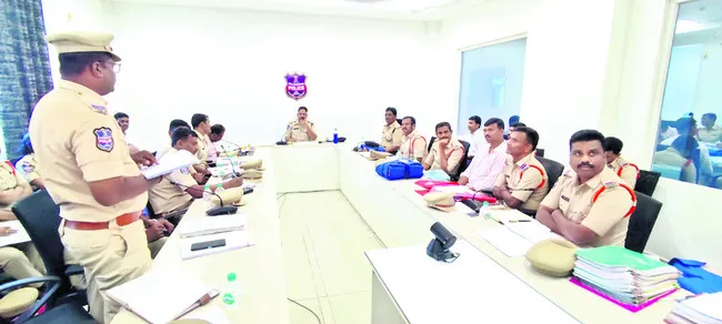 నేరాల అదుపే ప్రధాన కర్తవ్యం 