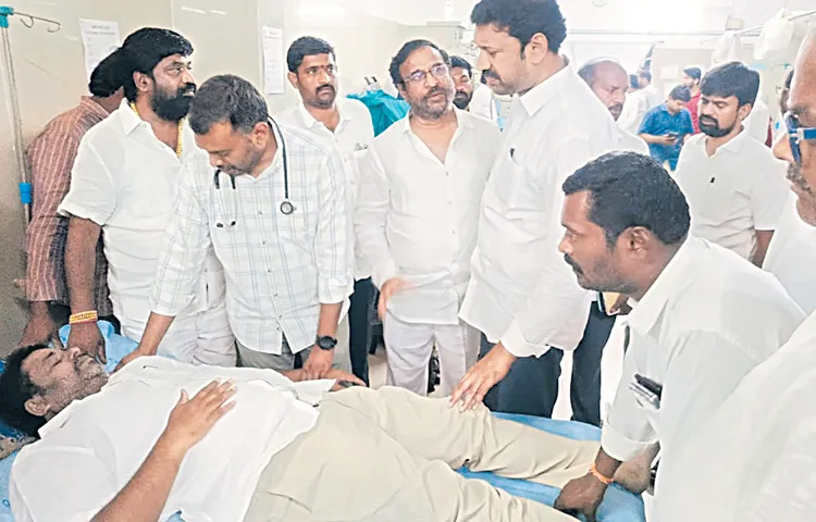 Attack on Independent candidate Saidapuram Suresh Reddy