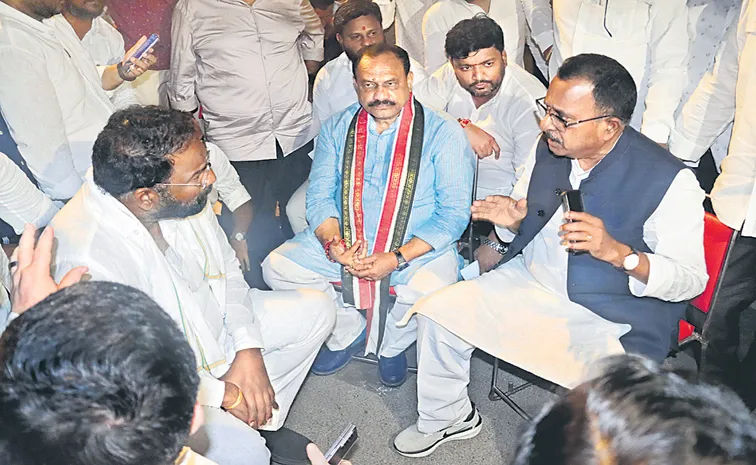 Congress Leaders Dharna Today At Delhi for BC reservations